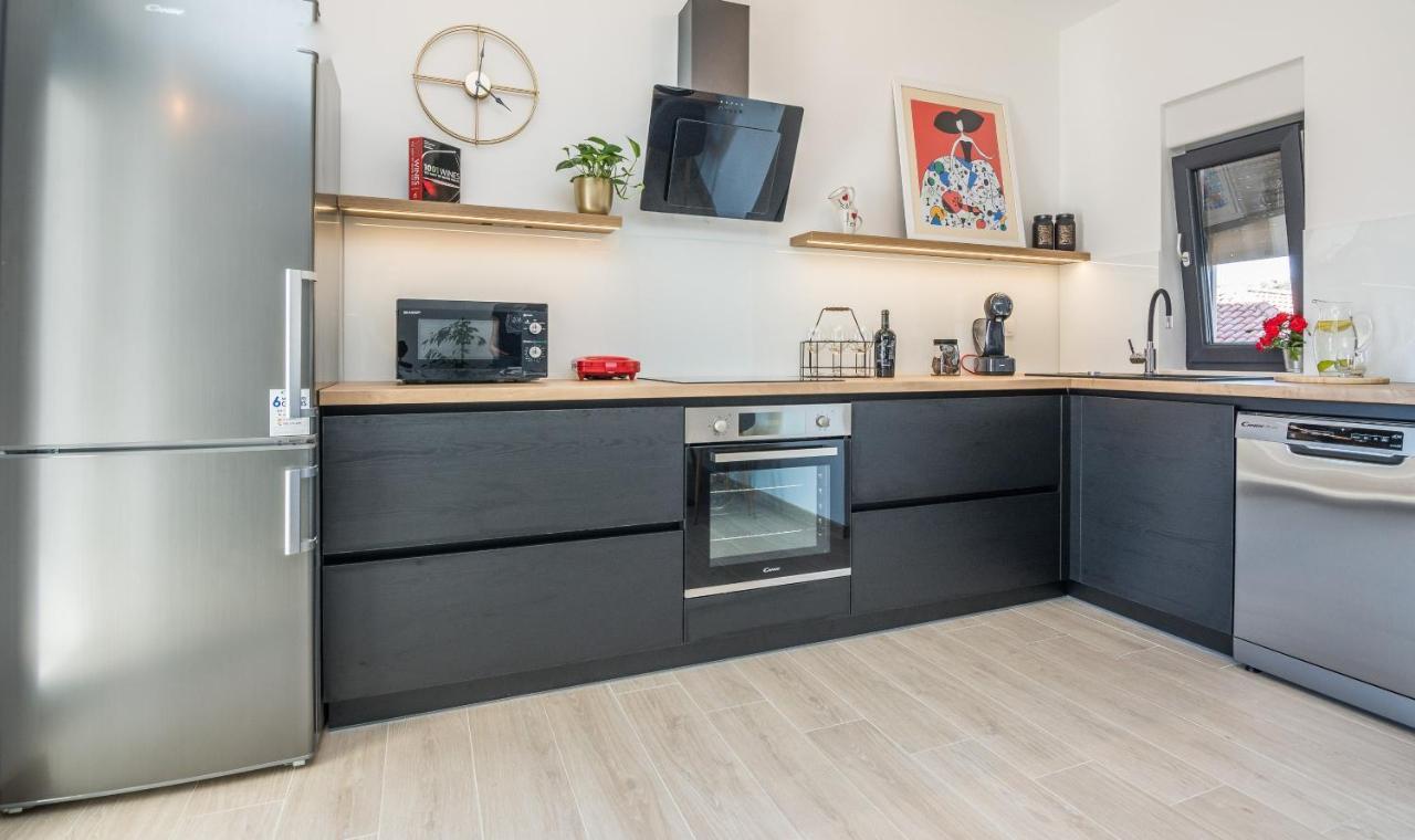 Apartments Maella 扎达尔 外观 照片