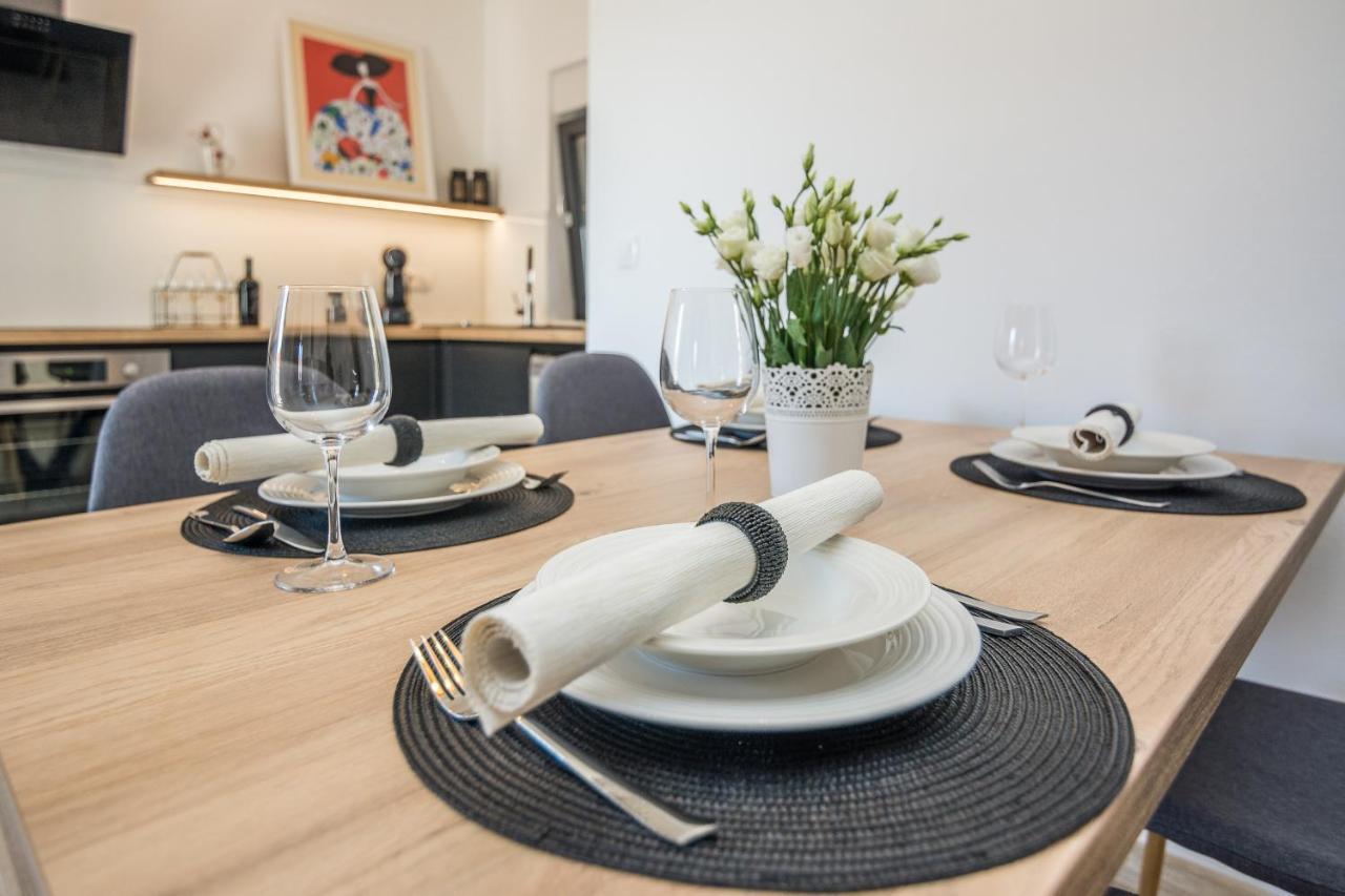 Apartments Maella 扎达尔 外观 照片